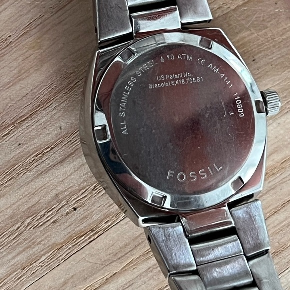 Fossil Ladies Watch Crystal Embellishments Pearl Dial Stainless Bracelet - Picture 9 of 10